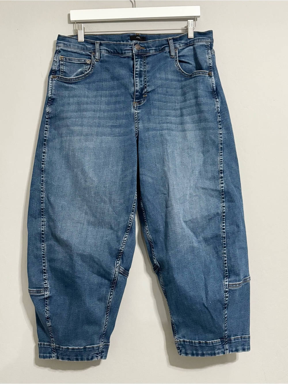RUTI Classic Denim Style Barrel Crop Jeans (RTP $280)